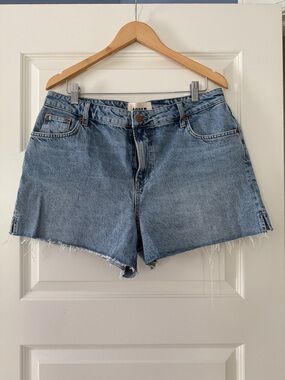 NWOT Boden Cut Off Denim Shorts-Light Vintage
